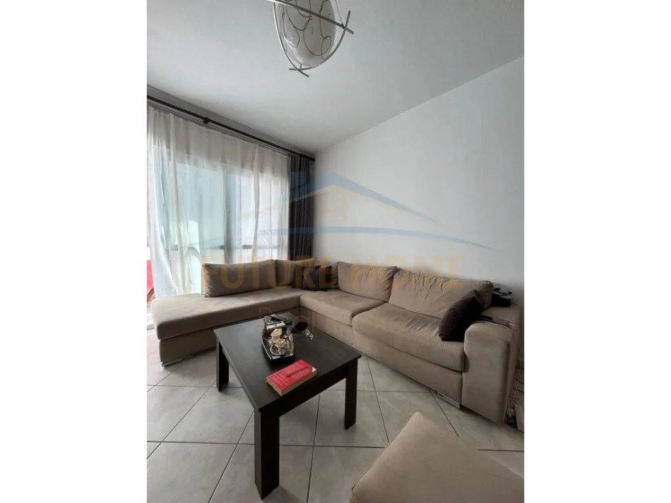 Tirane, jepet me qera apartament 1+1 Kati 4, 76 m² 350 € 