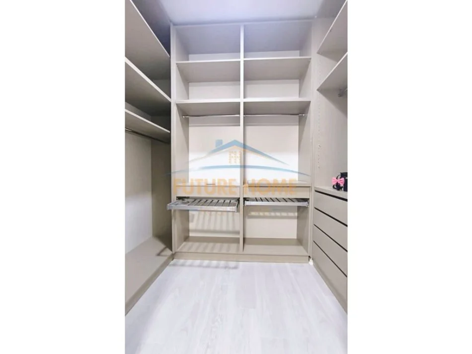 Tirane, jepet me qera apartament 1+1 Kati 3, 64 m² 600 € (Unaze e Re)