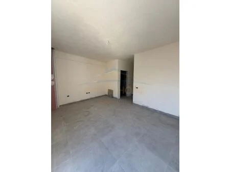 Tirane, shitet garsonier 1+1 Kati 7, 40 m² 76.000 € (rruga 5 maji)