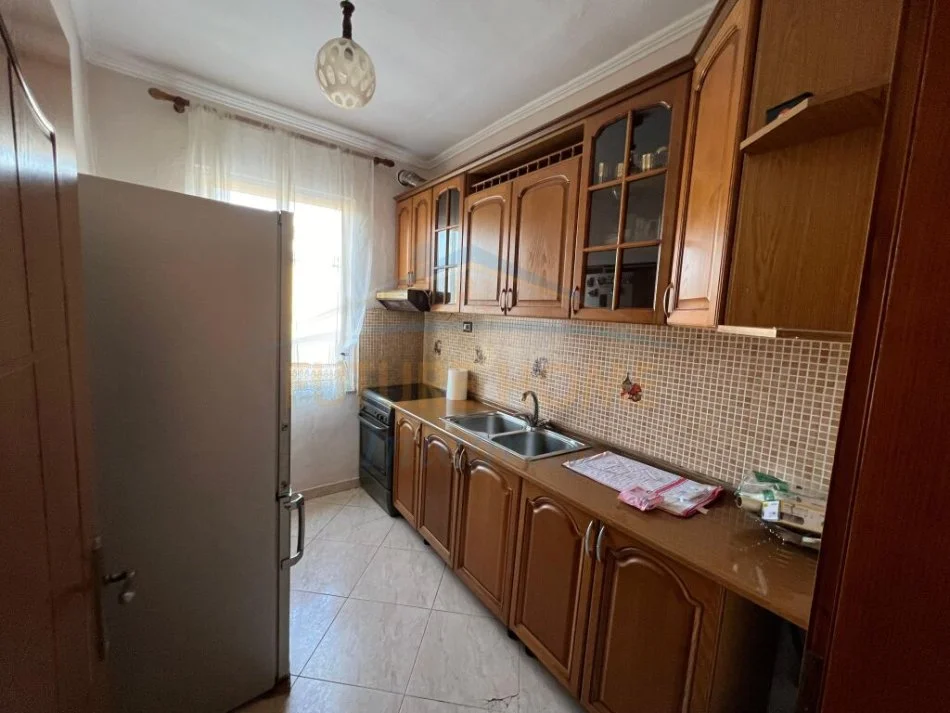 Tirane, jepet me qera apartament 1+1 Kati 5, 71 m² 450 € (Rrugës Ferit Xhajko)