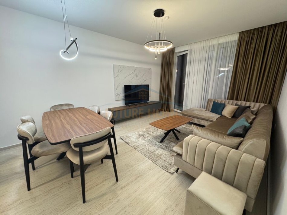 Tirane, jepet me qera apartament 2+1+Ballkon Kati 1, 113 m² 1.800 € (Liqeni i Thatë)