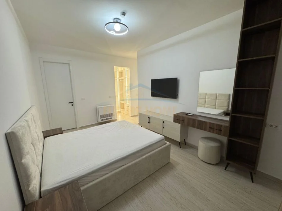 Tirane, jepet me qera 2+1+Aneks+Ballkon Kati 0, 113 m² 1.800 € (Liqeni i Thate)