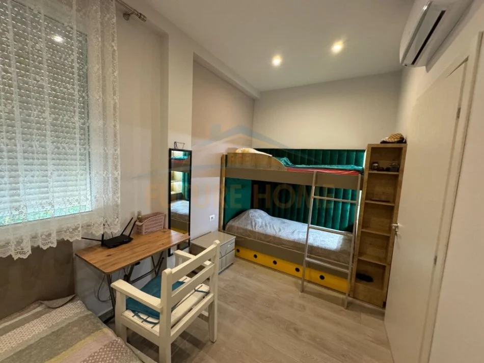 Durres, shitet apartament 2+1 Kati 0, 300 m² 370.000 € (Gjiri i Lalezit)