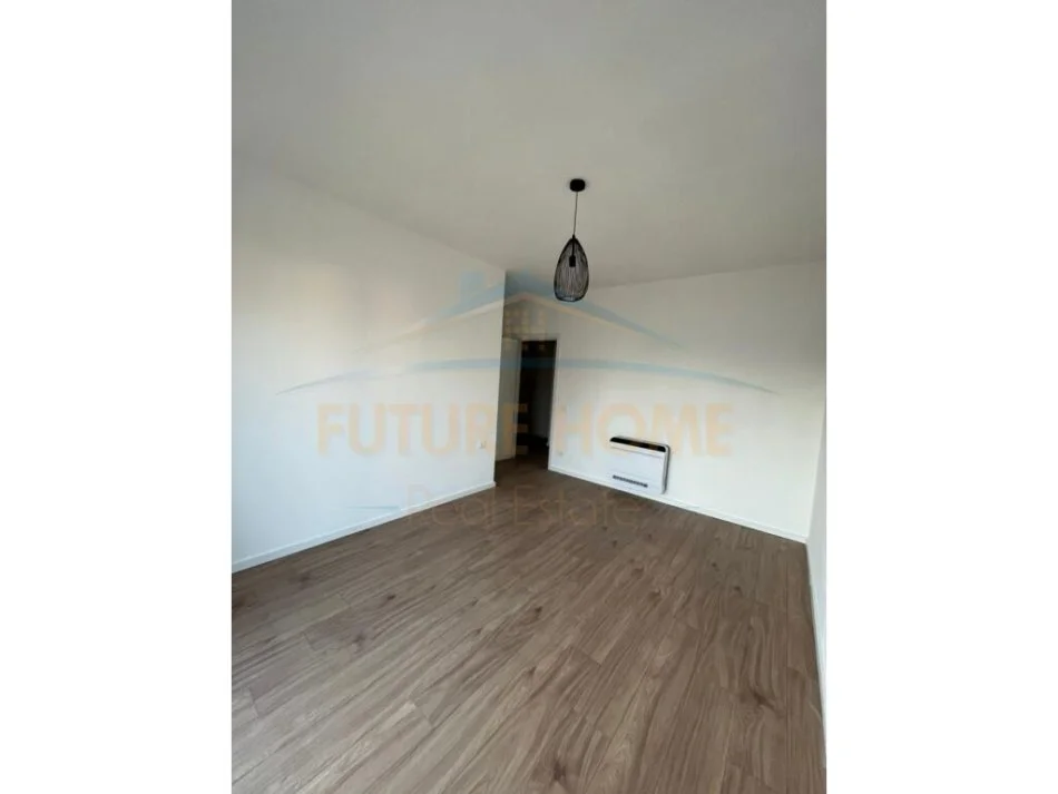 Tirane, jepet me qera apartament 3+1+Ballkon Kati 4, 124 m² 500 € (Jordan Misja)