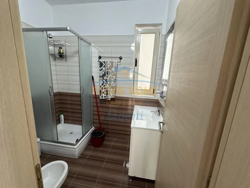 Tirane, shitet apartament 2+1 Kati 3, 100 m² 198.000 € (LIQENI I THATE TIRANE)