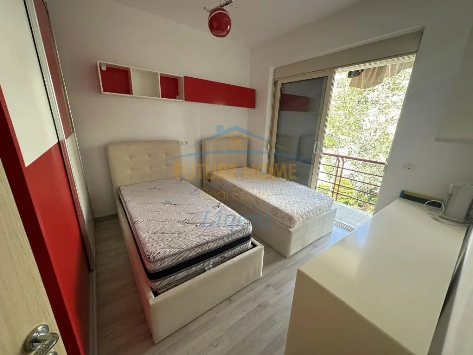 Tirane, shitet apartament 2+1 Kati 3, 100 m² 185.000 € (Liqeni i Thate)