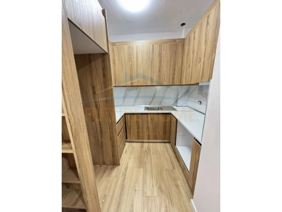 Tirane, shitet apartament 2+1+Aneks+Ballkon Kati 1, 88 m² 122.000 € (Yzberisht)