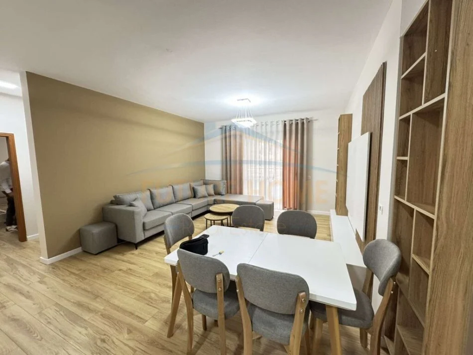 Tirane, shitet apartament 2+1+Aneks+Ballkon Kati 1, 88 m² 122.000 € (Yzberisht)