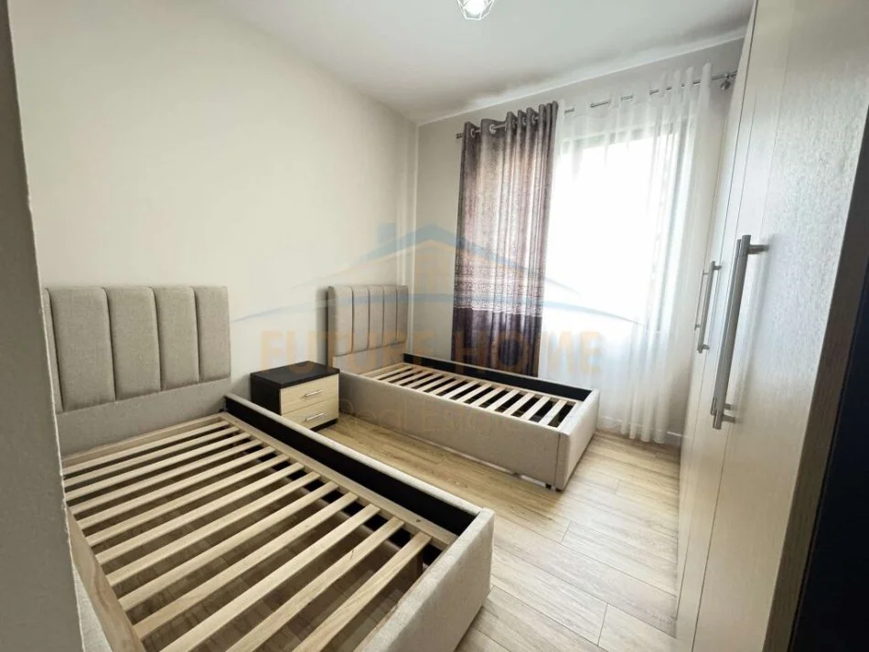 Tirane, shitet apartament 2+1+Aneks+Ballkon Kati 1, 88 m² 122.000 € (Yzberisht)