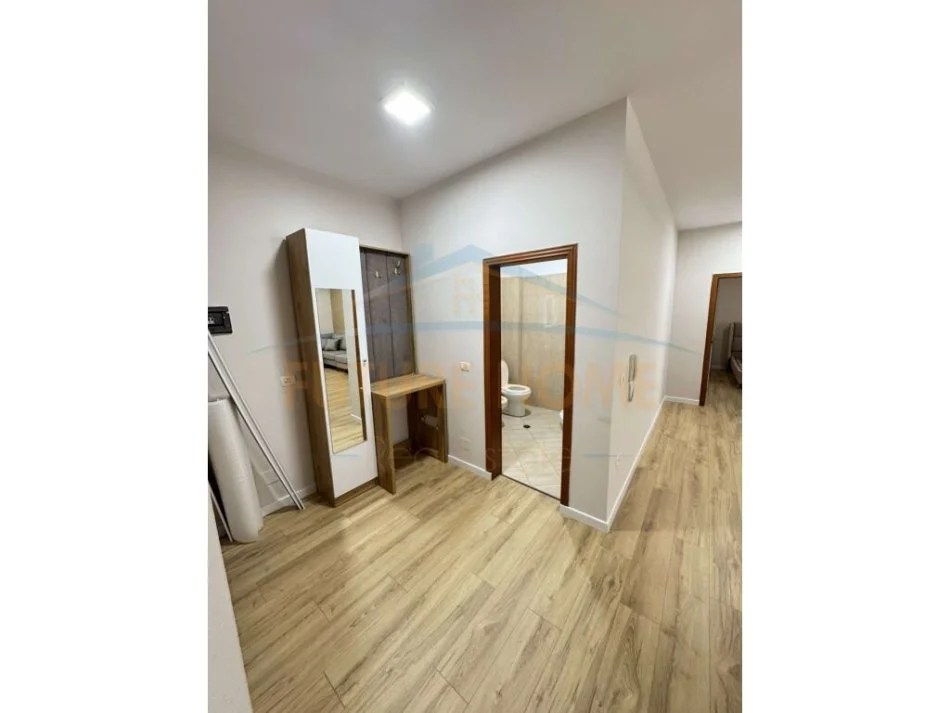 Tirane, shitet apartament 2+1+Aneks+Ballkon Kati 1, 88 m² 122.000 € (Yzberisht)