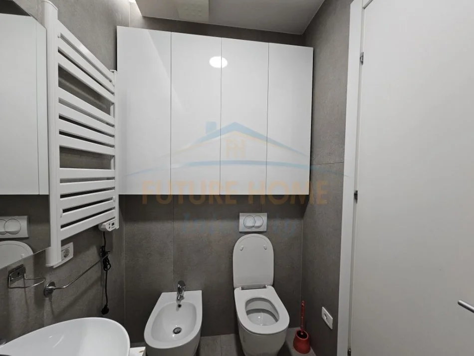 Tirane, jepet me qera apartament 2+1+Ballkon Kati 3, 109 m² 1.200 € 