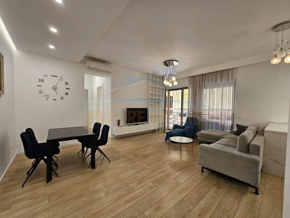 Tirane, jepet me qera apartament 2+1 Kati 3, 109 m² 1.200 € (Kompleksi Delijorgji)