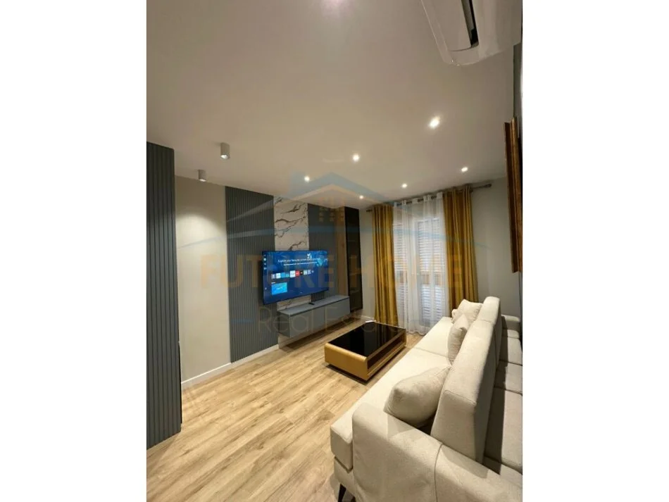 Tirane, jepet me qera apartament 1+1 Kati 5, 44 m² 1.000 € 