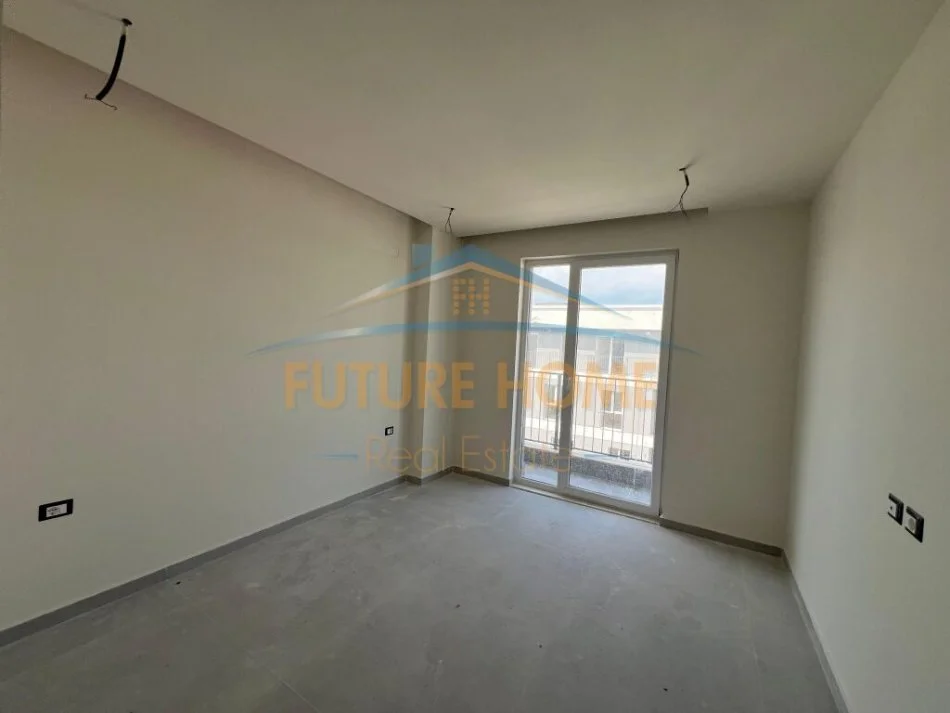 Tirane, shitet apartament 1+1+Ballkon Kati 8, 64 m² 69.500 € (Univers City)
