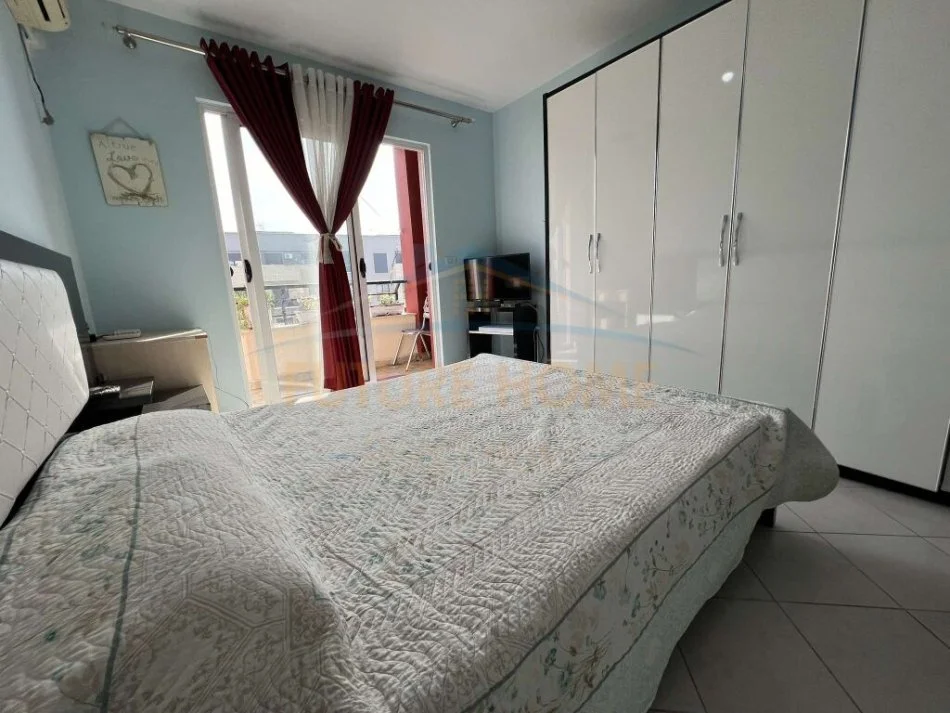 SHITET APARTAMENT 2+1+2,UNAZA RE ,125000 EURO