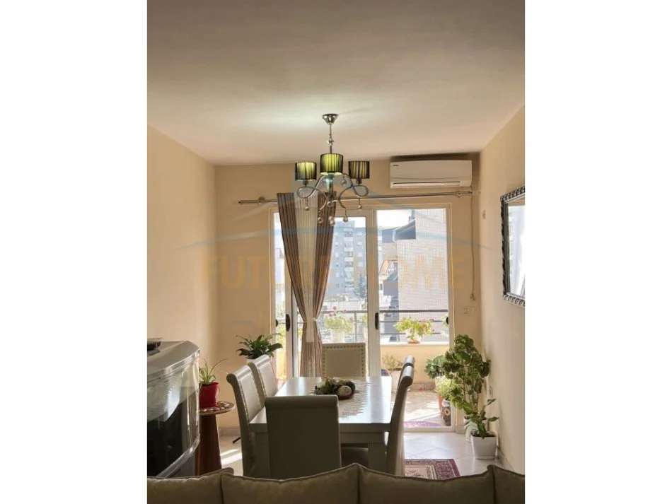 Tirane, shitet apartament 2+1+Aneks+Ballkon Kati 5, 121 m² 125.000 € (Unaza e Re)