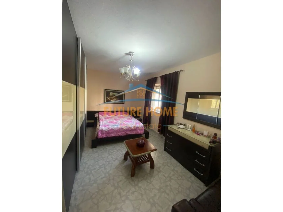 Tirane, shitet apartament 2+1+Ballkon Kati 2, 82 m² 125.000 € (5 Maji)