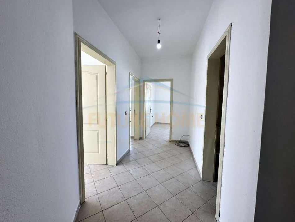 SHITET APARTAMENT 1+1 NE ASTIR, BULEVARDI I RI