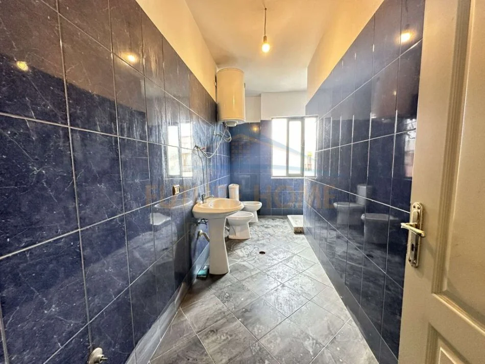 SHITET APARTAMENT 1+1 NE ASTIR, BULEVARDI I RI