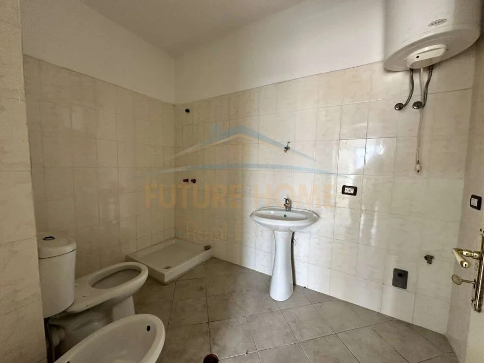 SHITET APARTAMENT 1+1 NE ASTIR, BULEVARDI I RI