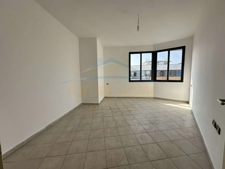 SHITET APARTAMENT 1+1 NE ASTIR, BULEVARDI I RI