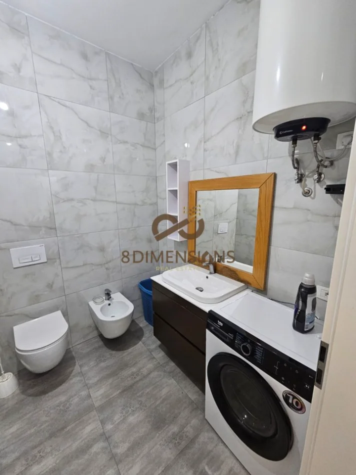 Tirane, jepet me qera 2+1 Kati 6, 100 m² 550 € (ali demi)