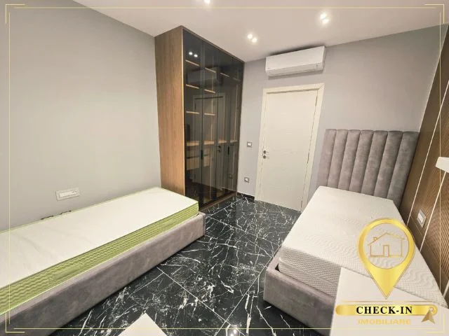 Tirane, jepet me qera apartament 2+1+Aneks+Ballkon Kati 3, 110 m² 900 € (Rruga Kodra e Diellit)