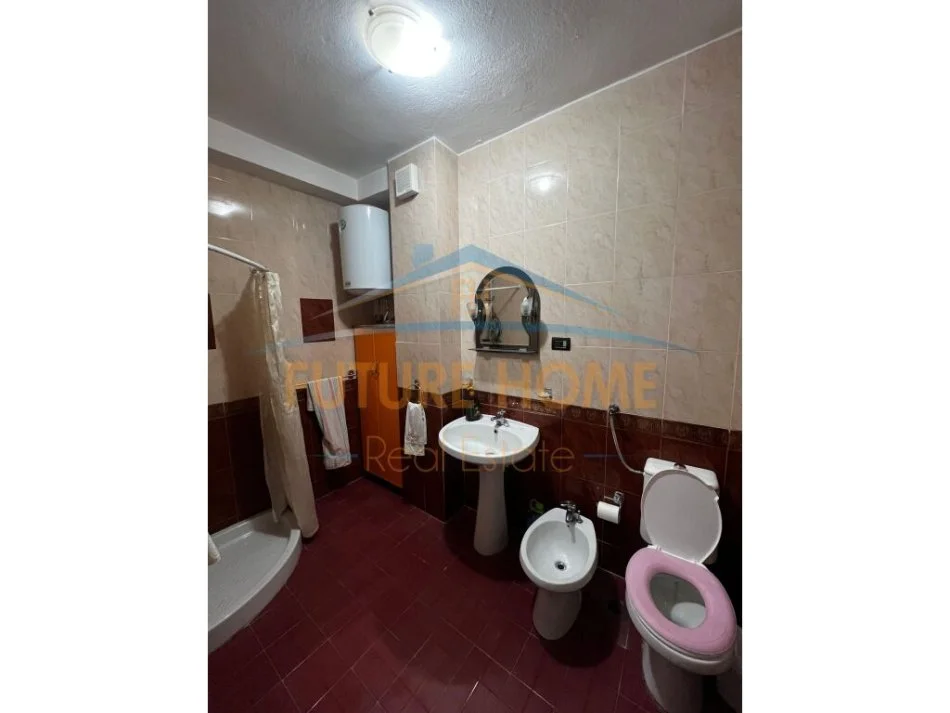Tirane, jepet me qera apartament 2+1 Kati 2, 80 m² 700 € (Sheshi Willson)