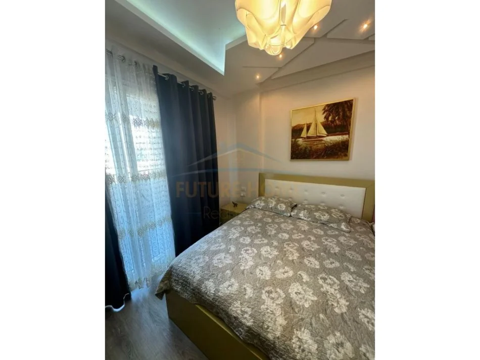 Tirane, jepet me qera apartament 1+1 Kati 6, 72 m² 850 € (Komuna e Parisit)