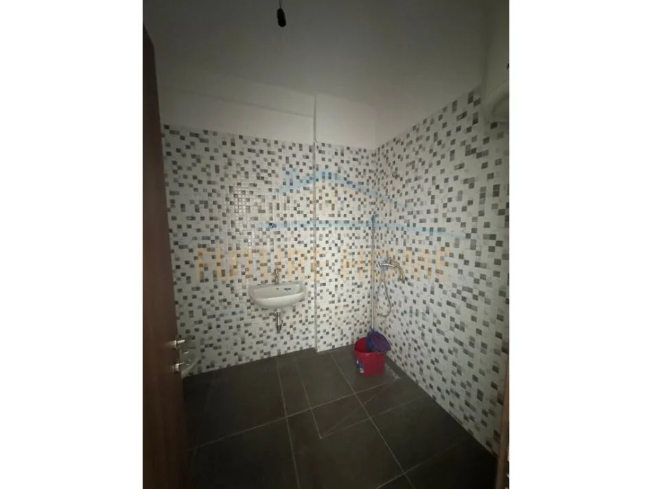 Tirane, shitet apartament 2+1 Kati 7, 97 m² 185.000 € (RRUGA E DIBRES FARMACIA 10)