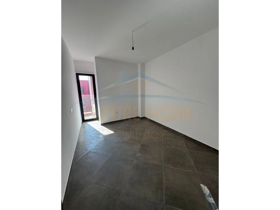 Tirane, shitet apartament 2+1 Kati 7, 97 m² 185.000 € (RRUGA E DIBRES FARMACIA 10)