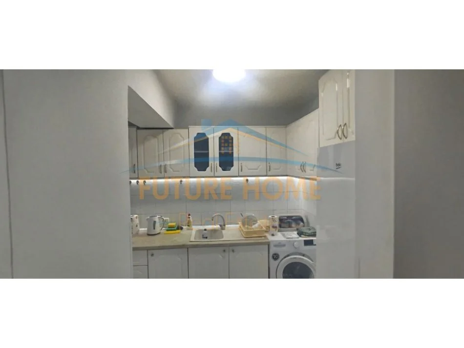 Tirane, jepet me qera apartament 2+1 Kati 1, 84 m² 650 € (qender)