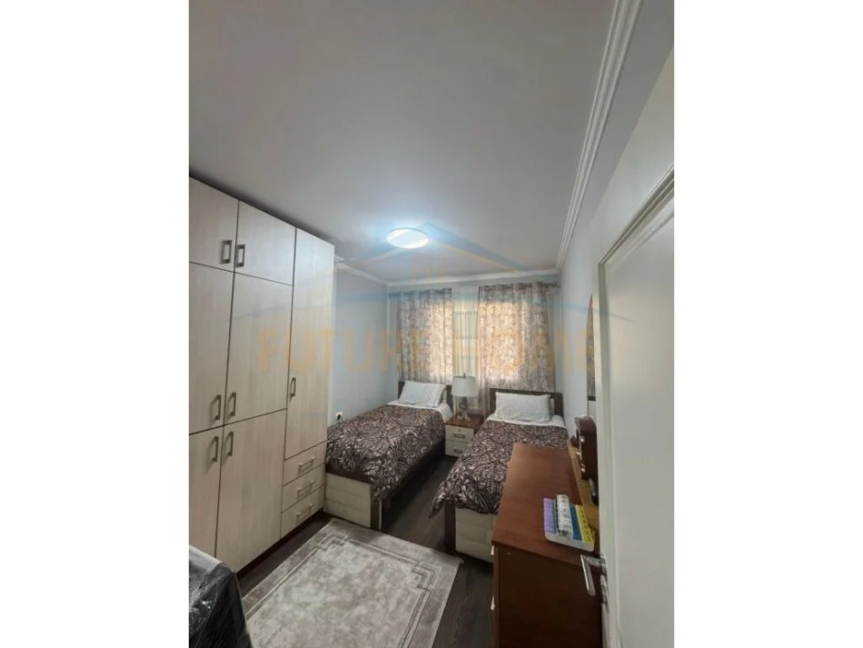 Tirane, shitet 2+1 Kati 3, 113 m² 295.000 € (Rruga e Barrikadave)