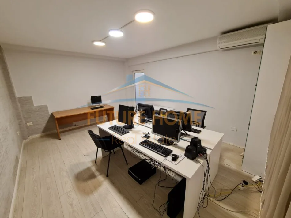 Tirane, jepet me qera ambjent biznesi Kati 1, 120 m² 850 € (Rruga Sami Frasheri)