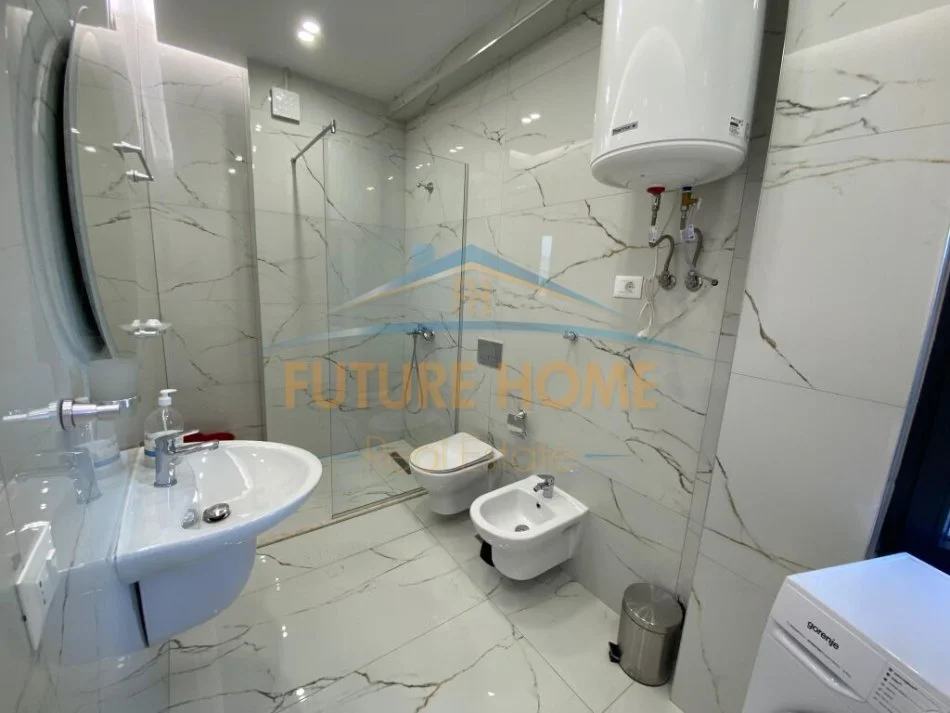 Tirane, jepet me qera apartament 1+1 Kati 5, 75 m² 600 € 