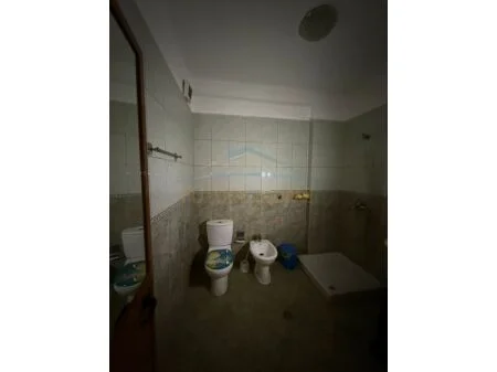 Tirane, jepet me qera apartament 2+1 Kati 6, 110 m² 500 € (Rruga Ali Demi,Tiranë AREA46022)