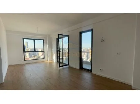 Tirane, jepet me qera per zyra apartament 2+1 Kati 9, 75 m² 700 € (Rruga Tefta Tashko Koco, Tirane, AREA45492)