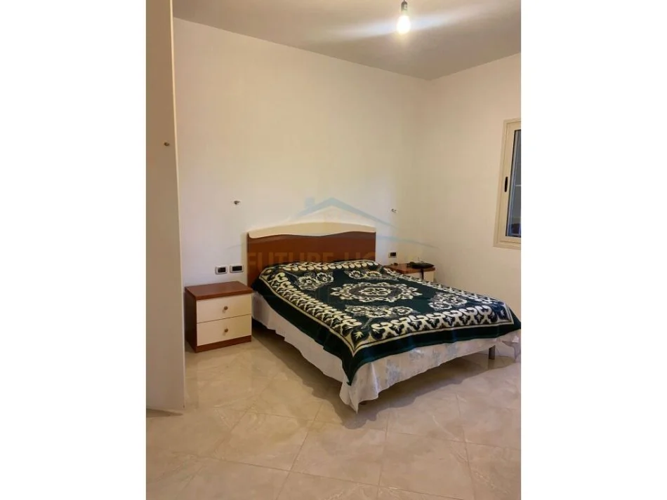 Vlore, jepet me qera Vile 2 Katshe Kati 2, 150 m² 600 € (lagjia Kushtrimi) rv46045