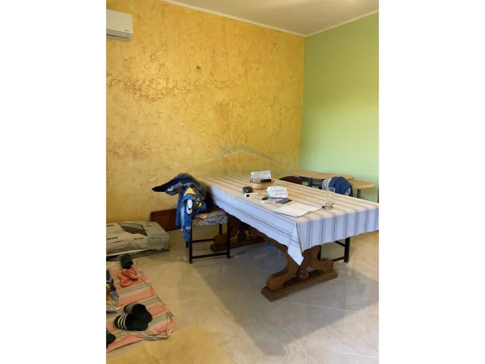 Vlore, jepet me qera Vile 2 Katshe Kati 2, 150 m² 600 € (lagjia Kushtrimi) rv46045