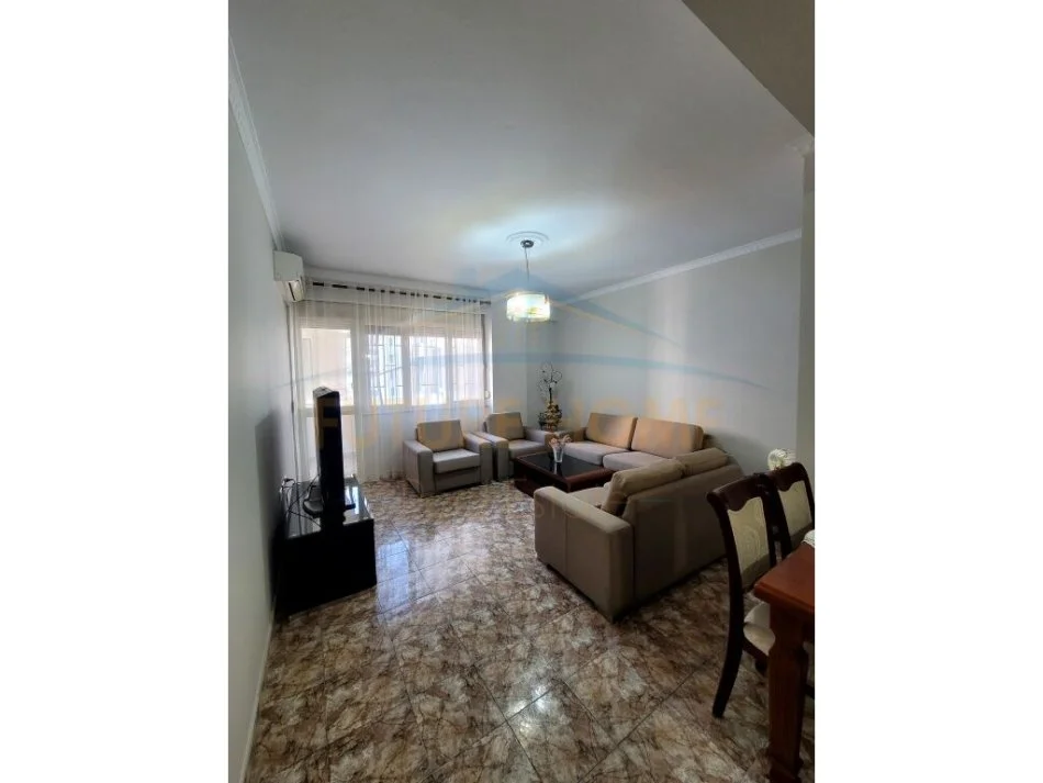 Tirane, jepet me qera apartament 2+1 Kati 6, 96 m² 550 € (Bulevardi Zogu I)
