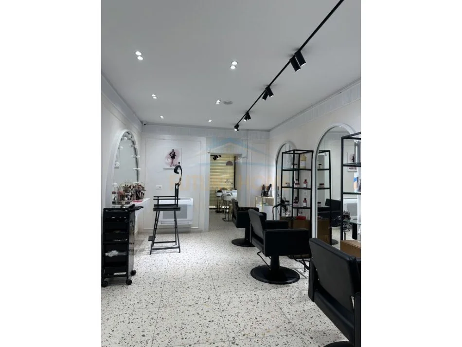 Tirane, jepet me qera ambjent biznesi Kati 0, 100 m² 1.500 € (Harry Fultz)