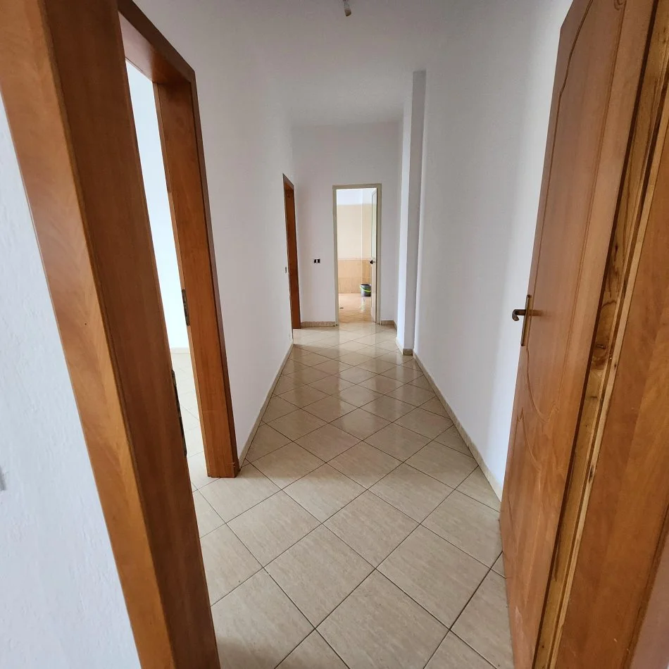 Durres, shitet apartament 2+1 Kati 6, 105 m² 120.000 € (AFER MUZEUMIT DURRES!)