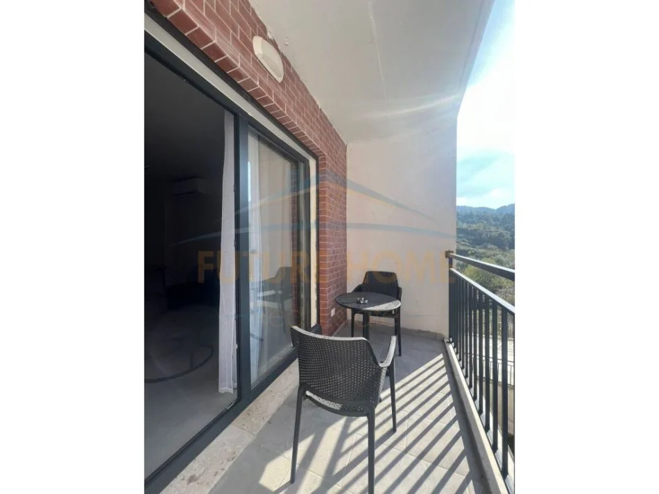 Tirane, jepet me qera apartament 1+1+Ballkon Kati 1, 65 m² 600 € (Kopshti Botanik)