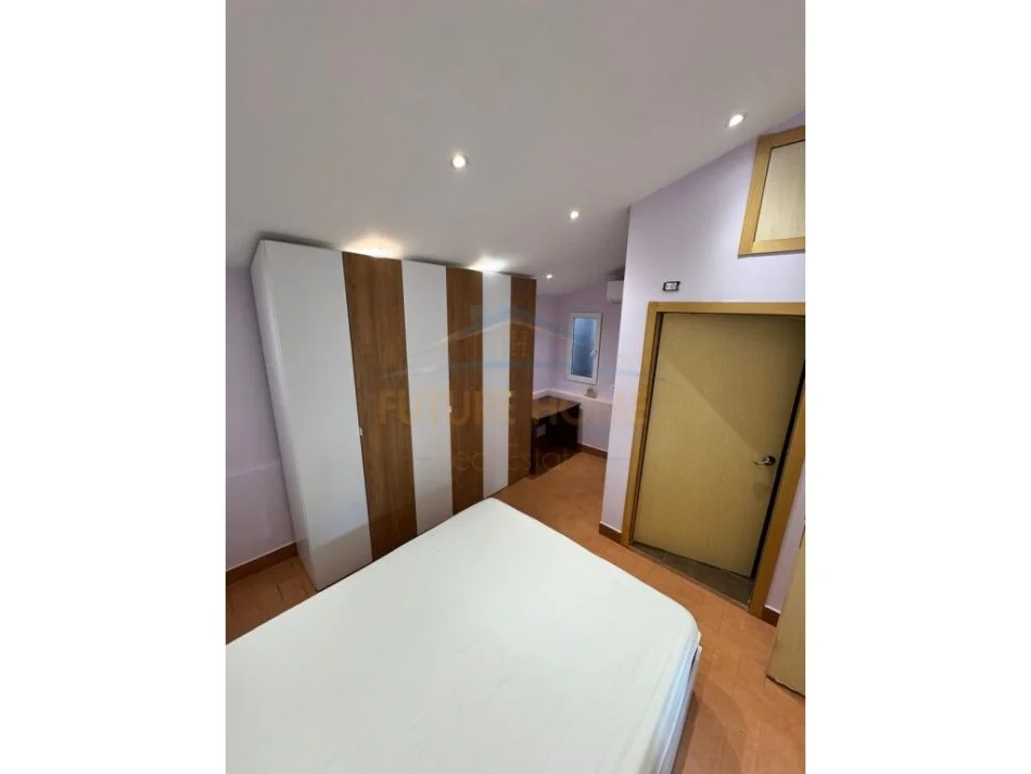 Tirane, jepet me qera apartament 2+1 Kati 3, 120 m² 750 € (Rruga Nikolla Lena)
