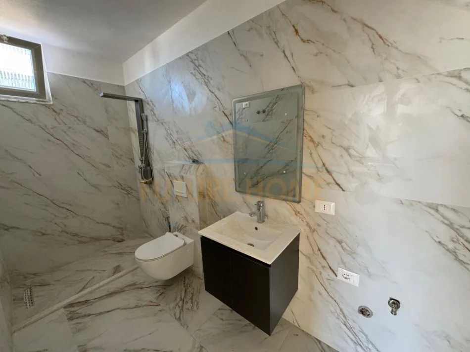 Shqiperi, shitet apartament 2+1+Ballkon Kati 10, 85 m² 125.000 € (PLAZH HEKURUDHA)