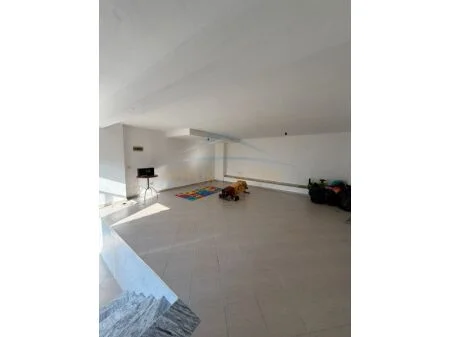 Tirane, jepet me qera ambjent biznesi Kati 0, 92 m² 550 € (Rruga Fabrika e Qelqit, Kombinat, Tiranë AREA46101)