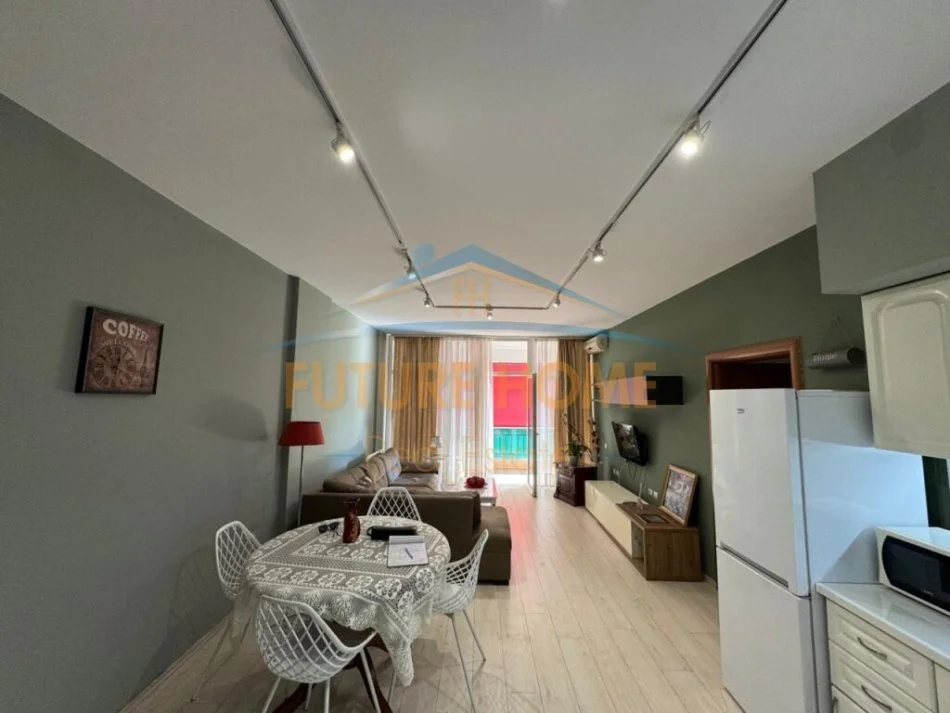 Tirane, jepet me qera apartament 2+1+Aneks+Ballkon Kati 3, 114 m² 750 € (RRUGA E ELBASANIT)