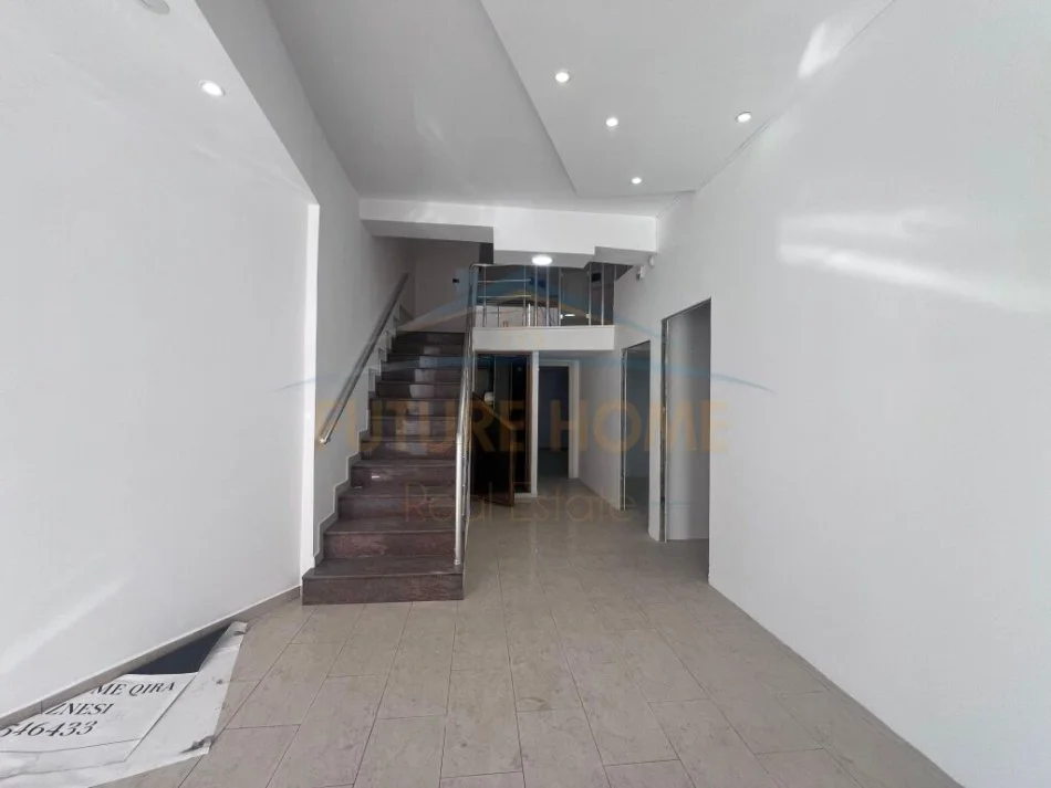 Tirane, jepet me qera apartament duplex , 147 m² 1.500 €