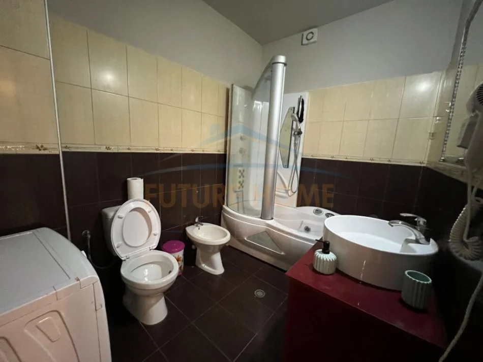 Durres, jepet me qera apartament 3+1+Ballkon Kati 2, 136 m² 700 € (Vollga)