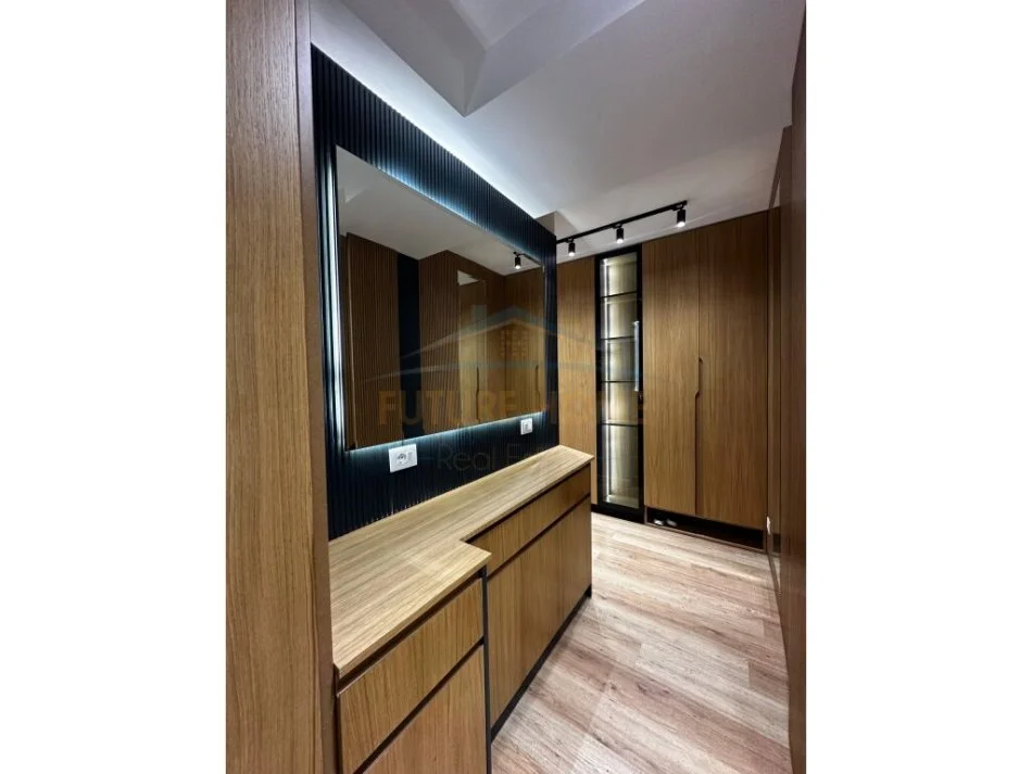 Tirane, jap me qera apartament 2+1+Post Parkimi Kati 1, 105 m² 1.100 € (Rruga Kodra e Diellit)